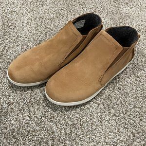 OluKai Women's Size 7 Tan Short Booties